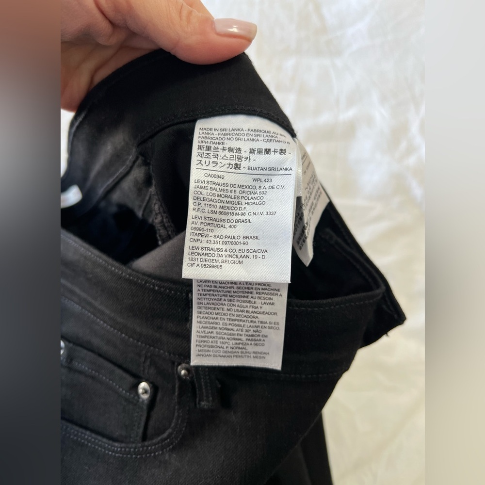 Levis | Women’s SZ 10 (31” Inseam) 505 Jeans Black Denim Straight Leg | EUC - Picture 3 of 9